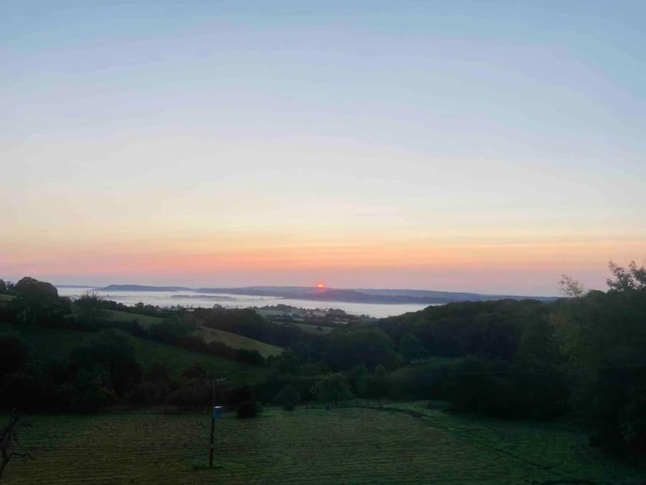 The Mill Stylish Rural Apartment With Beautiful Views Welsh Newton Common Exteriör bild